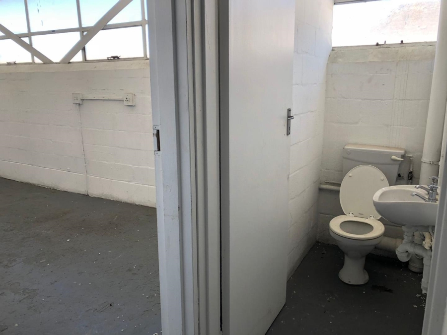 To Let Commercial Property for Rent in Retreat Western Cape